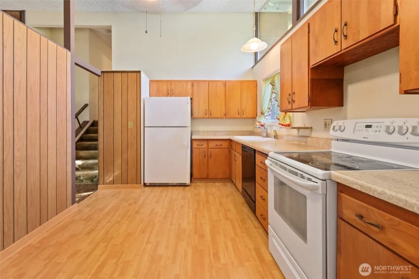 Property photo for 4753 90th Avenue Se, Mercer Island photo 11