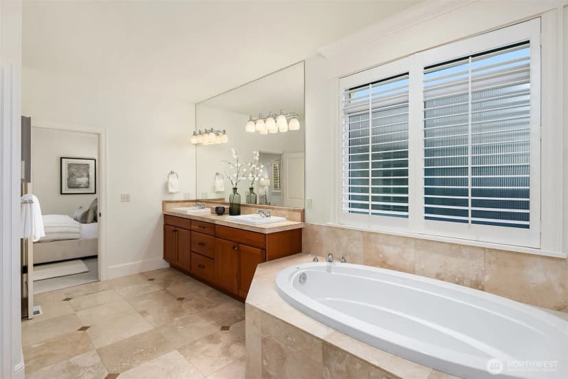 Property photo for 5112 48th Avenue Ne, Seattle photo 20