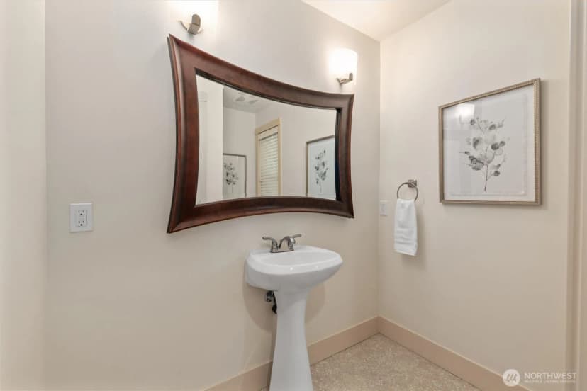 Property photo for 12634 Ne 95th Street, Kirkland photo 14