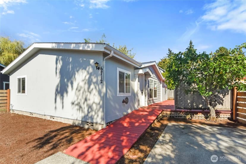 Property photo for 6712 Ne Geneva Street, Suquamish