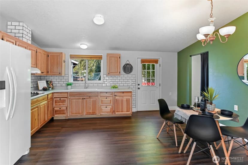 Property photo for 6712 Ne Geneva Street, Suquamish photo 10