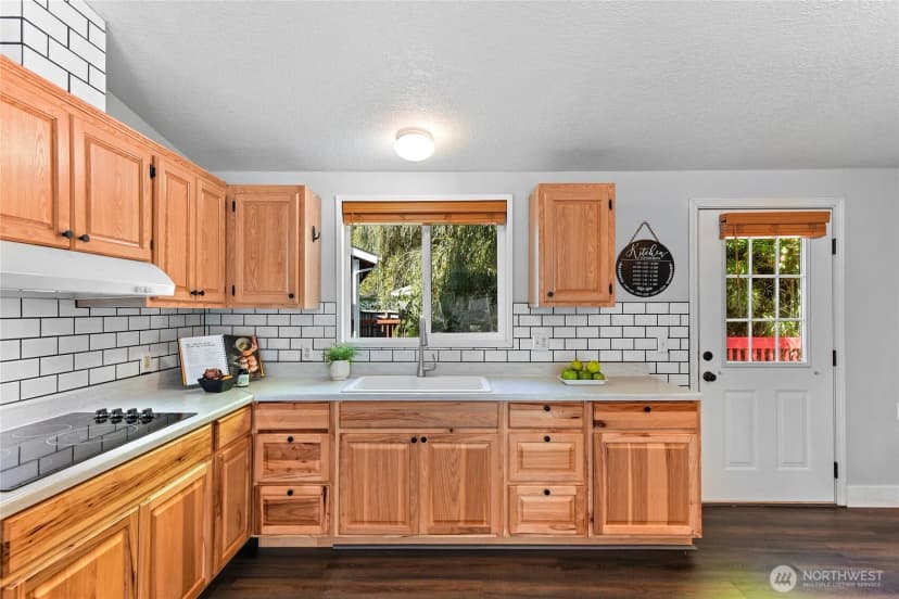 Property photo for 6712 Ne Geneva Street, Suquamish photo 11