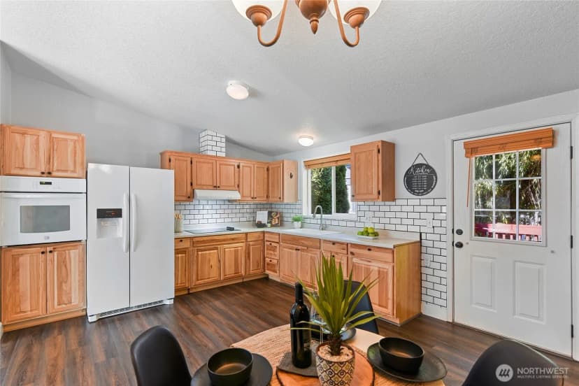 Property photo for 6712 Ne Geneva Street, Suquamish photo 12