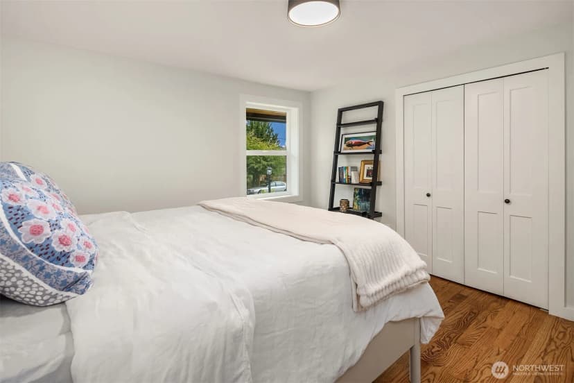 Property photo for 2823 36th Avenue W, Seattle photo 23