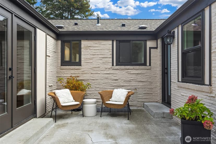 Property photo for 2823 36th Avenue W, Seattle photo 29