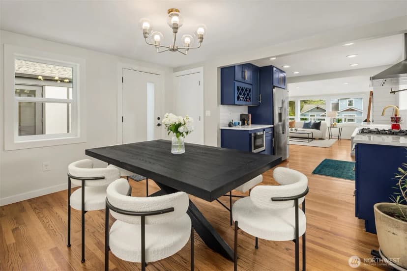 Property photo for 2823 36th Avenue W, Seattle photo 16