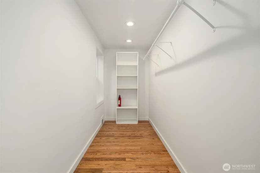 Property photo for 2823 36th Avenue W, Seattle photo 20