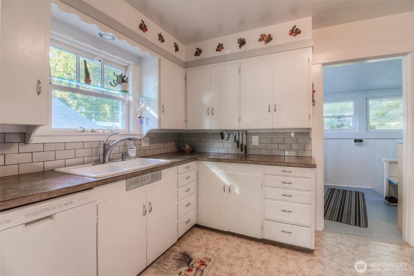 Property photo for 222 S 18th Avenue, Yakima photo 11