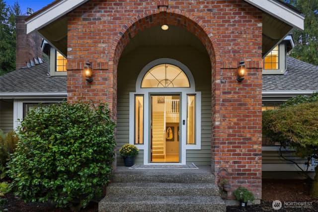 Property photo for 313 219th Avenue Ne, Sammamish photo 4