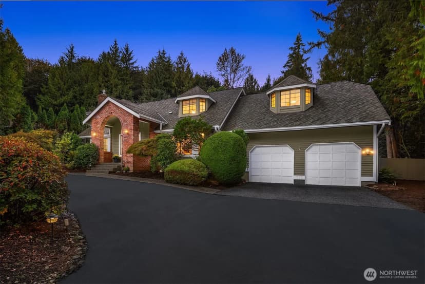 Property photo for 313 219th Avenue Ne, Sammamish photo 3