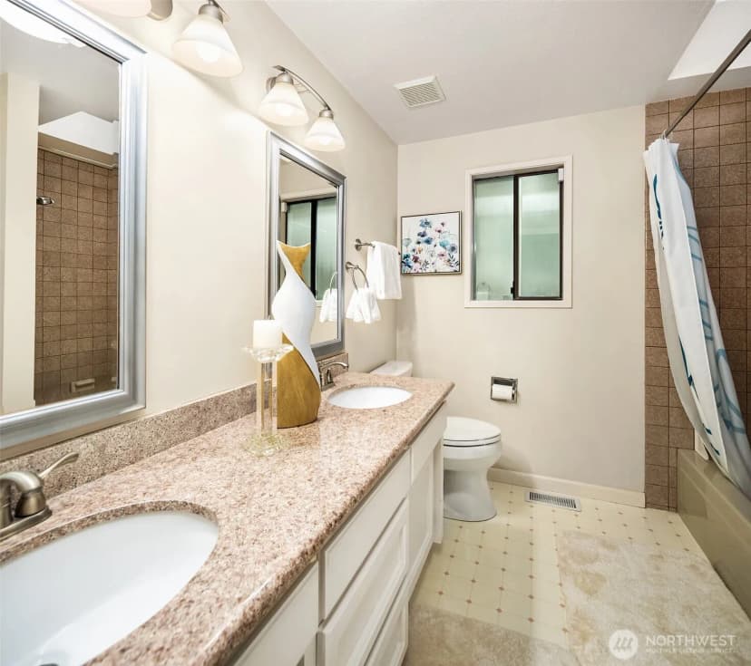 Property photo for 313 219th Avenue Ne, Sammamish photo 27