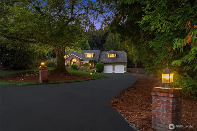 Property photo for 313 219th Avenue Ne, Sammamish photo 2