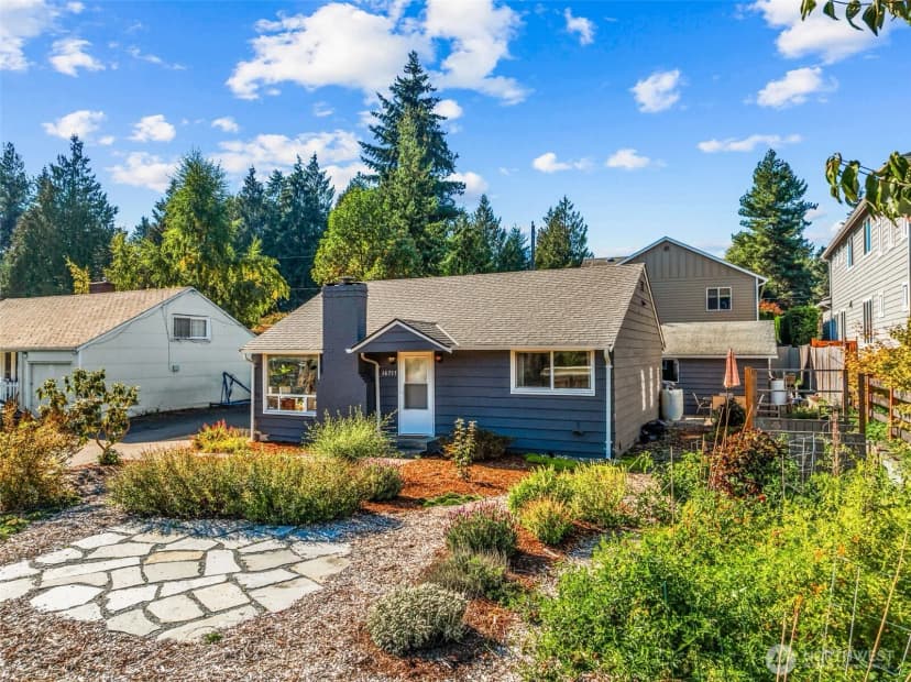 Property photo for 16715 8th Avenue Ne, Shoreline photo 2