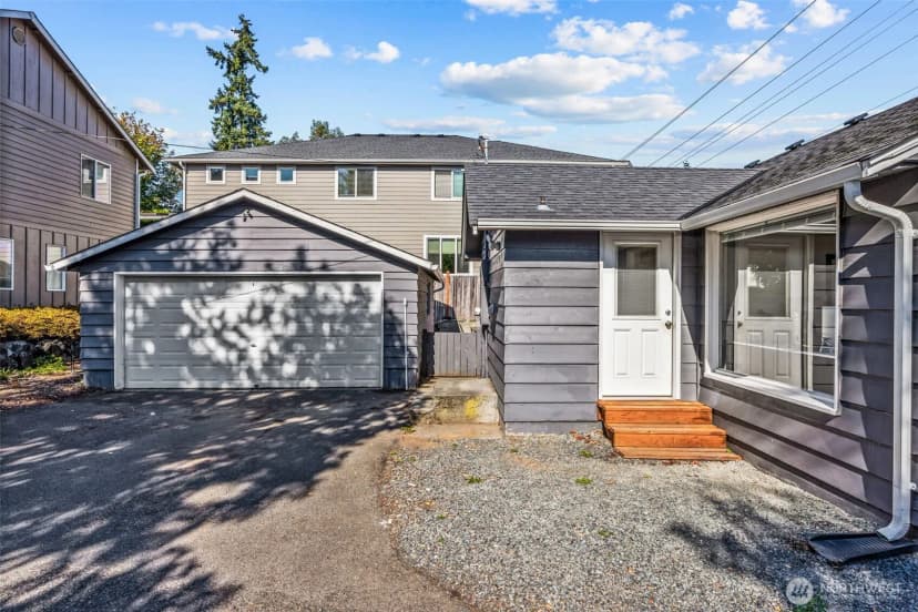 Property photo for 16715 8th Avenue Ne, Shoreline photo 15
