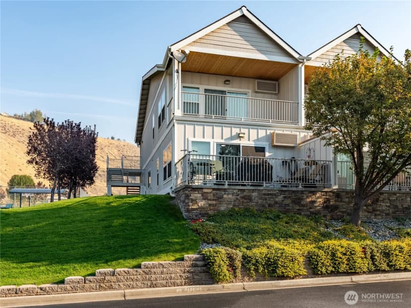 Property photo for 23772 Crescent Bay Drive Nw #107, Quincy