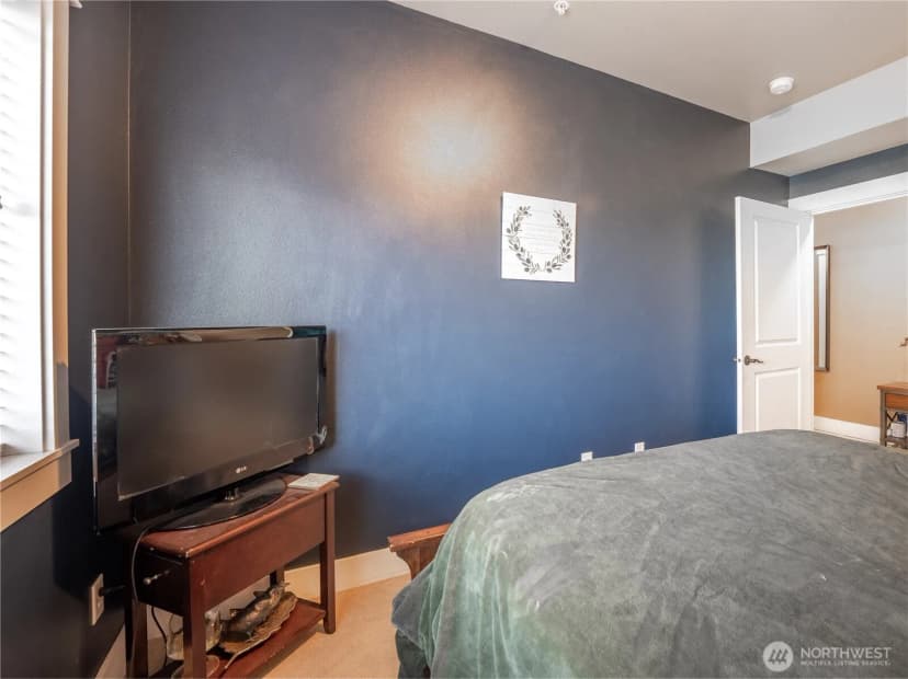 Property photo for 23772 Crescent Bay Drive Nw #107, Quincy photo 15