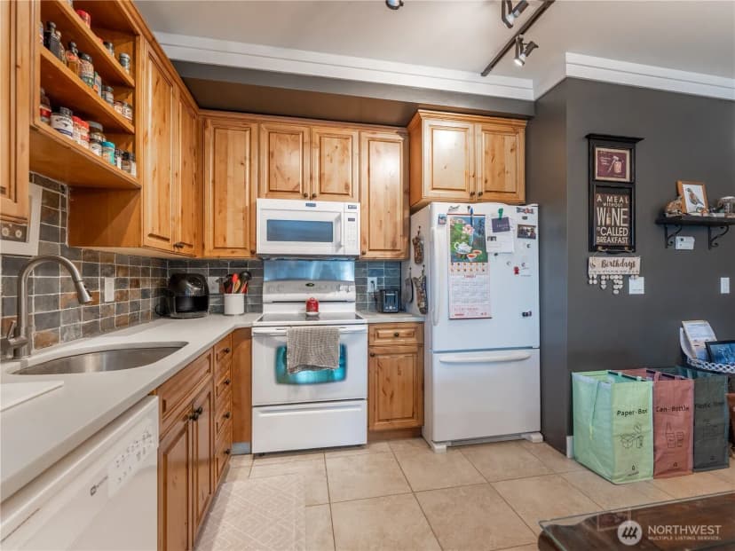 Property photo for 23772 Crescent Bay Drive Nw #107, Quincy photo 9