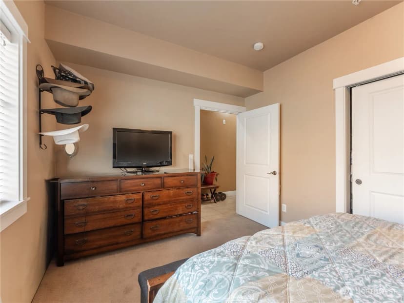 Property photo for 23772 Crescent Bay Drive Nw #107, Quincy photo 13