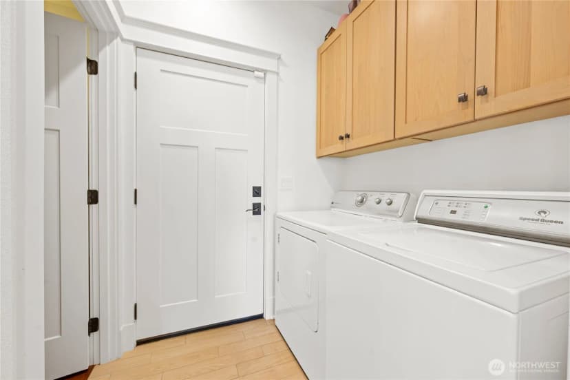 Property photo for 1512 S Ocean Beach Blvd, Long Beach photo 13