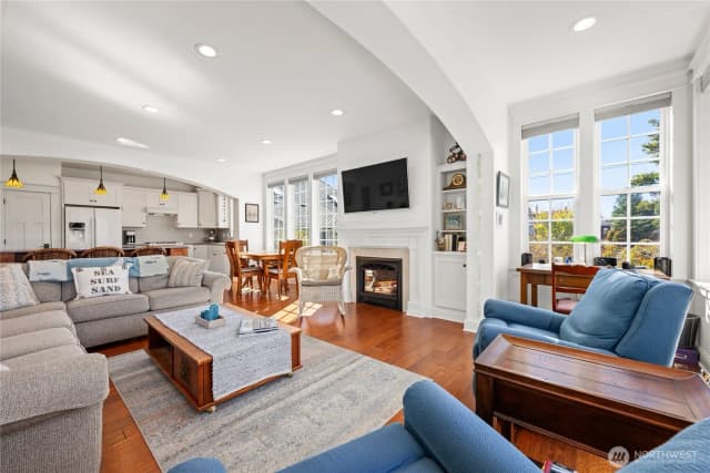 Property photo for 1512 S Ocean Beach Blvd, Long Beach photo 5