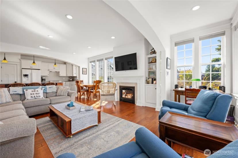 Property photo for 1512 S Ocean Beach Blvd, Long Beach photo 5