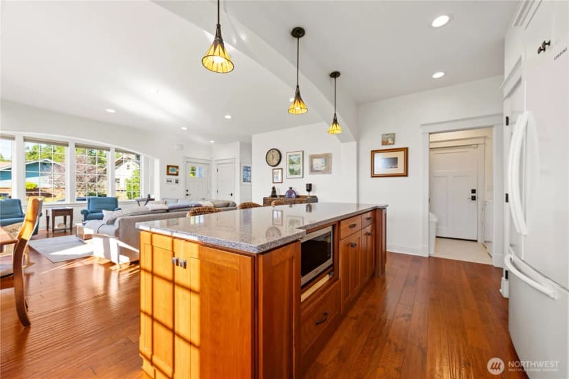 Property photo for 1512 S Ocean Beach Blvd, Long Beach photo 12