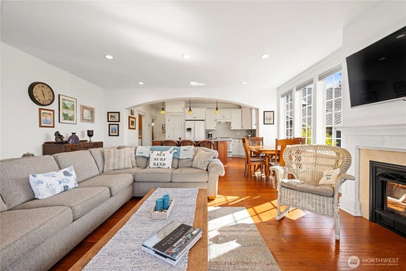 Property photo for 1512 S Ocean Beach Blvd, Long Beach photo 8