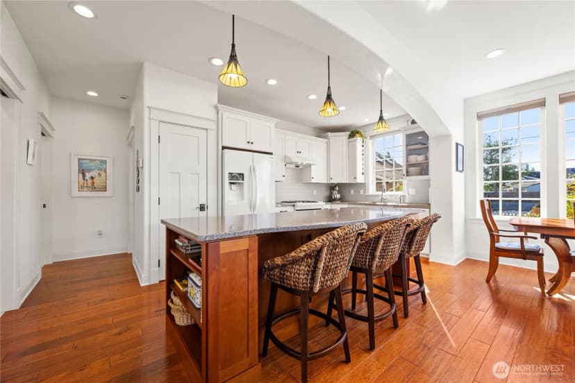Property photo for 1512 S Ocean Beach Blvd, Long Beach photo 10