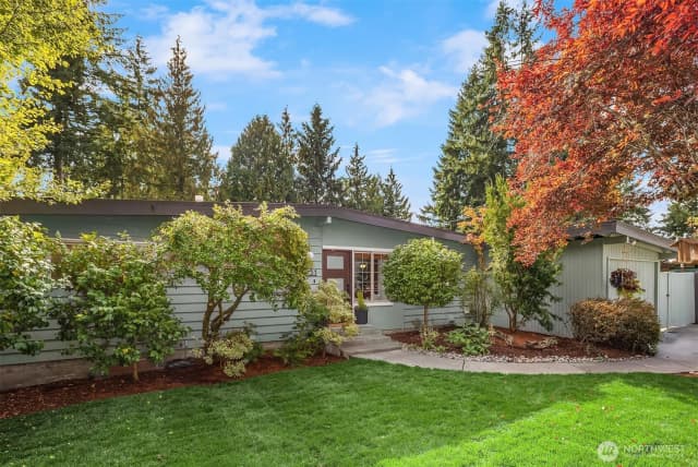 Property photo for 15851 Se 12th Place, Bellevue photo 2