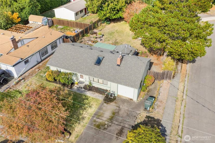 Property photo for 7501 202nd Street Sw, Lynnwood photo 2