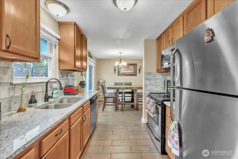 Property photo for 31212 9th Avenue S, Federal Way photo 11