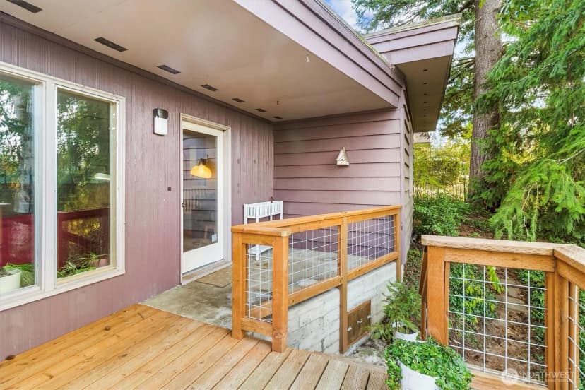 Property photo for 1040 Puget Street, Bellingham photo 21