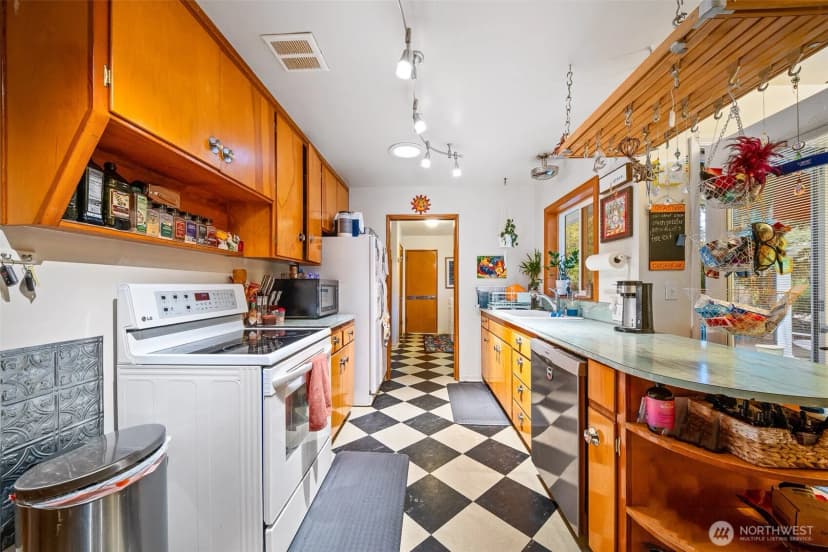 Property photo for 6009 119th Street Sw, Lakewood photo 8