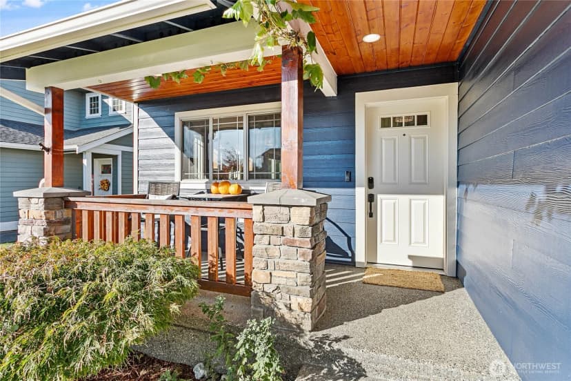 Property photo for 1689 Aaron Drive, Lynden photo 2