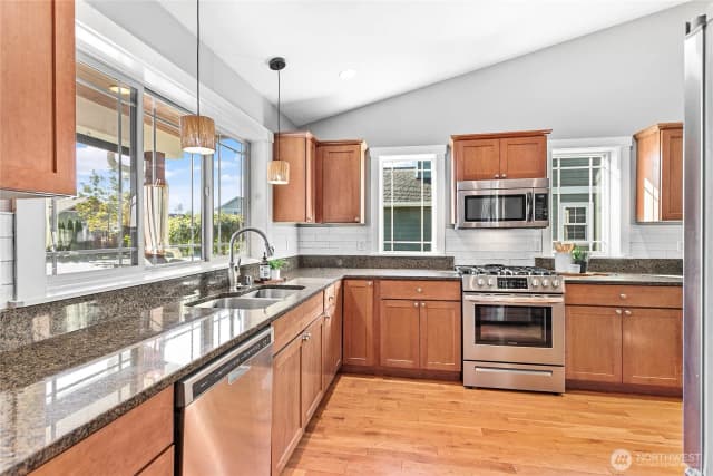 Property photo for 1689 Aaron Drive, Lynden photo 4