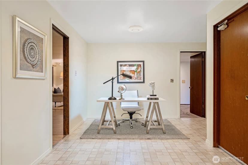 Property photo for 502 130th Avenue Ne, Bellevue photo 11