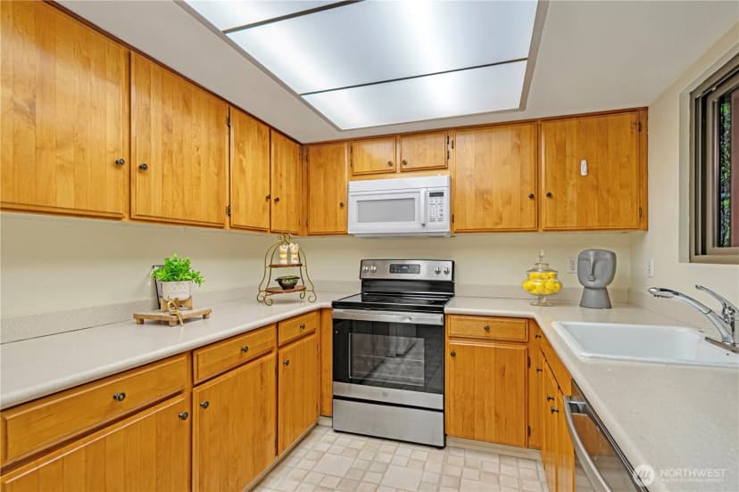 Property photo for 502 130th Avenue Ne, Bellevue photo 10