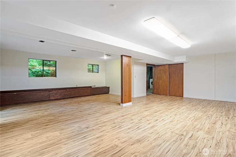 Property photo for 502 130th Avenue Ne, Bellevue photo 19