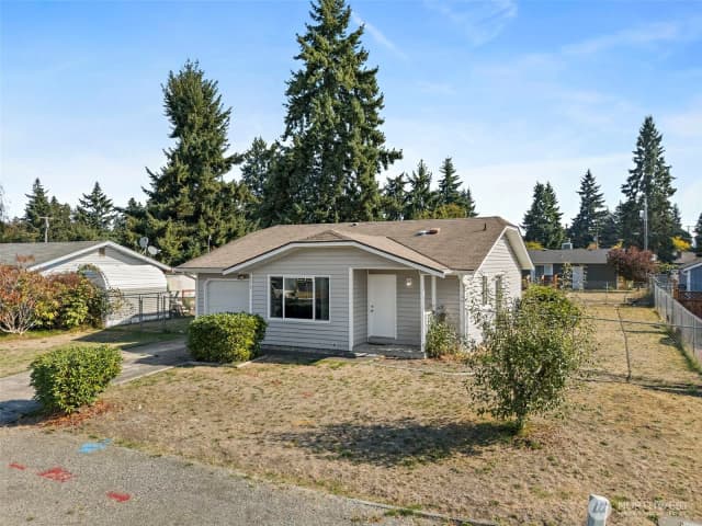 Property photo for 17513 6th Ave Court E, Spanaway photo 2