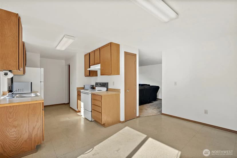 Property photo for 17513 6th Ave Court E, Spanaway photo 9