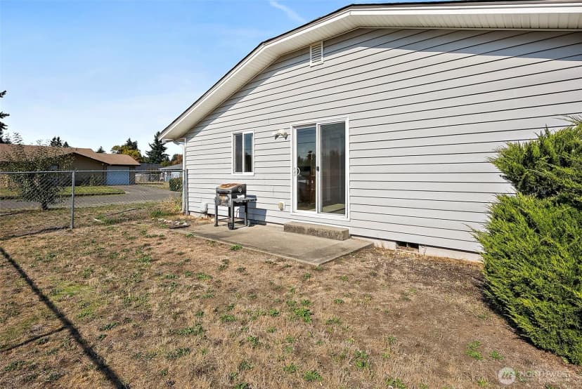 Property photo for 17513 6th Ave Court E, Spanaway photo 22
