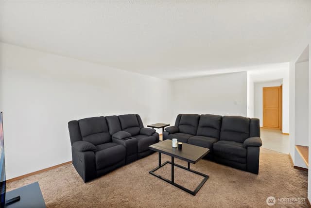 Property photo for 17513 6th Ave Court E, Spanaway photo 3