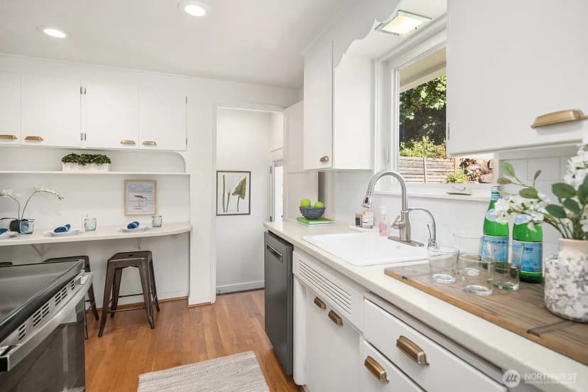 Property photo for 5606 59th Avenue Ne, Seattle photo 10