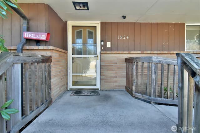 Property photo for 1824 74th Street Se, Everett photo 3