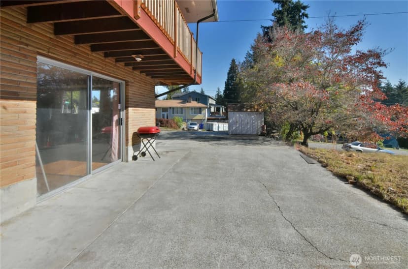 Property photo for 1824 74th Street Se, Everett photo 31