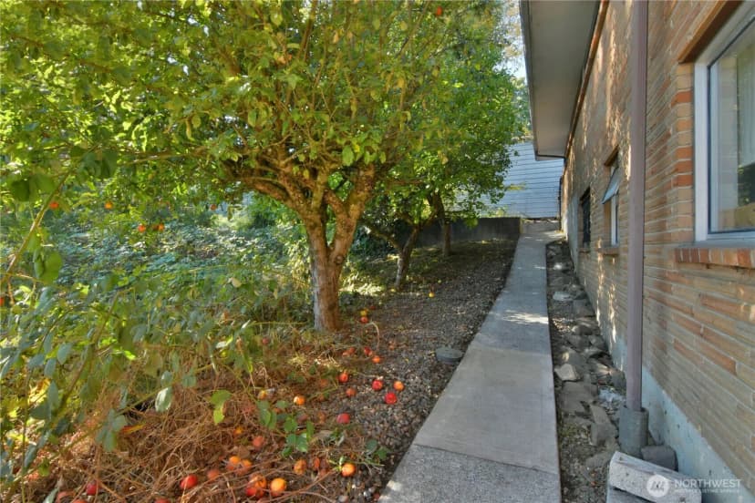 Property photo for 1824 74th Street Se, Everett photo 34
