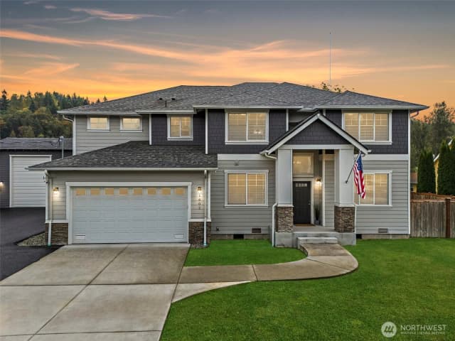 Property photo for 1602 12th Avenue Se, Puyallup photo 2