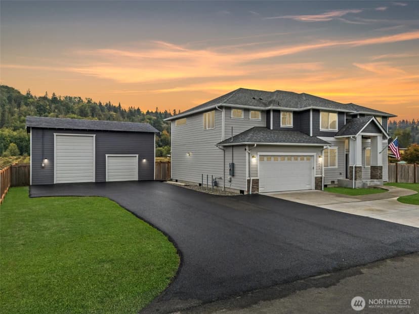 Property photo for 1602 12th Avenue Se, Puyallup