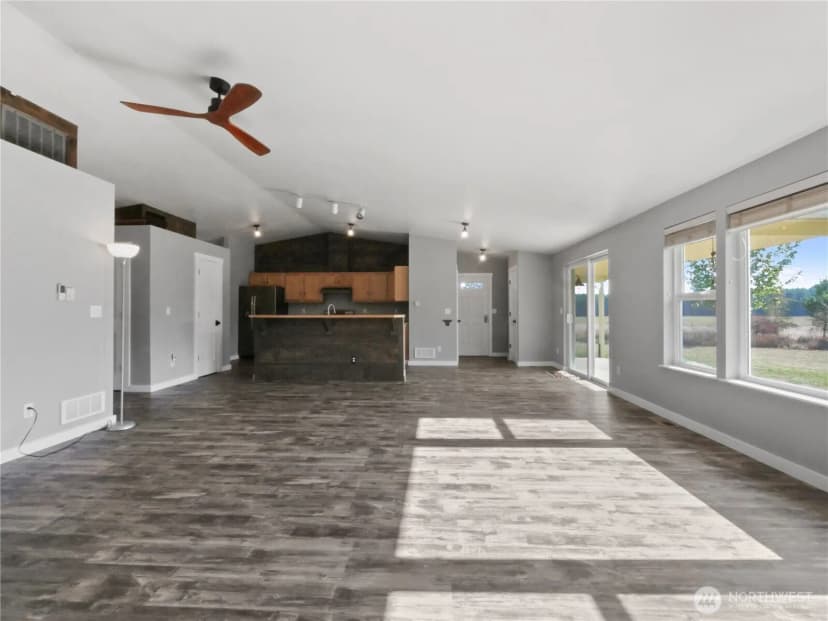 Property photo for 219 Jones Road, Winlock photo 6