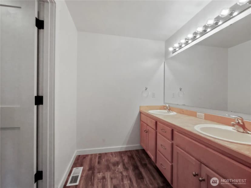 Property photo for 219 Jones Road, Winlock photo 24